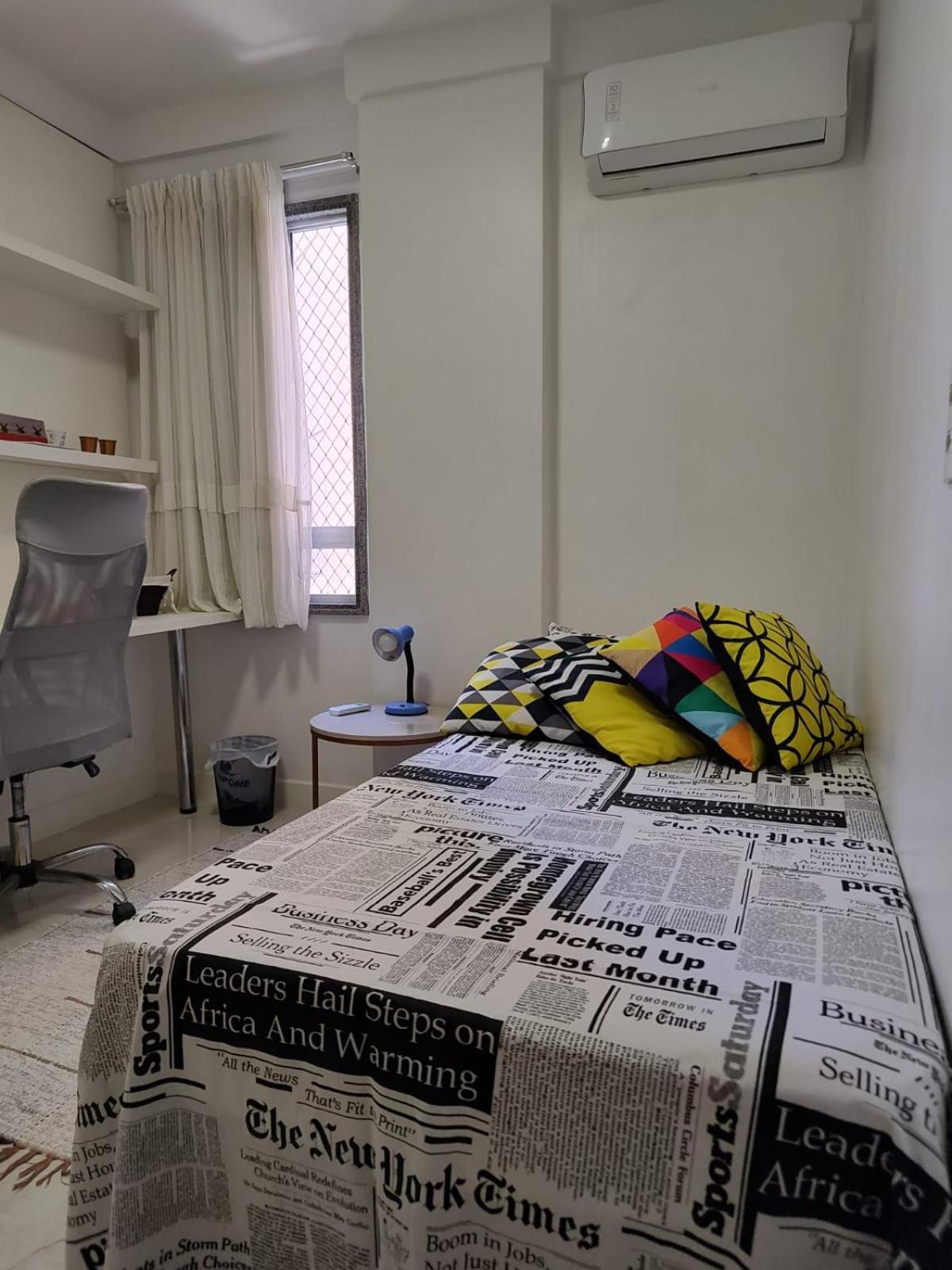 Hostel For One Com Quarto De Solteiro E Banheiro Privativos Vitória Eksteriør billede